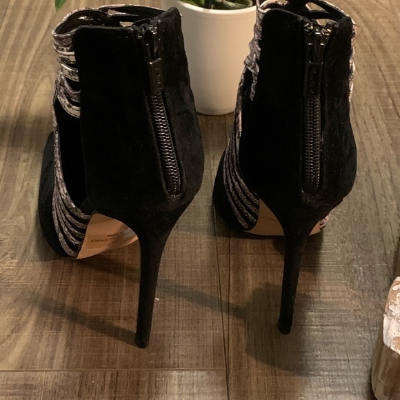 Shoe Republic LA Bootie - Picture 6 of 8